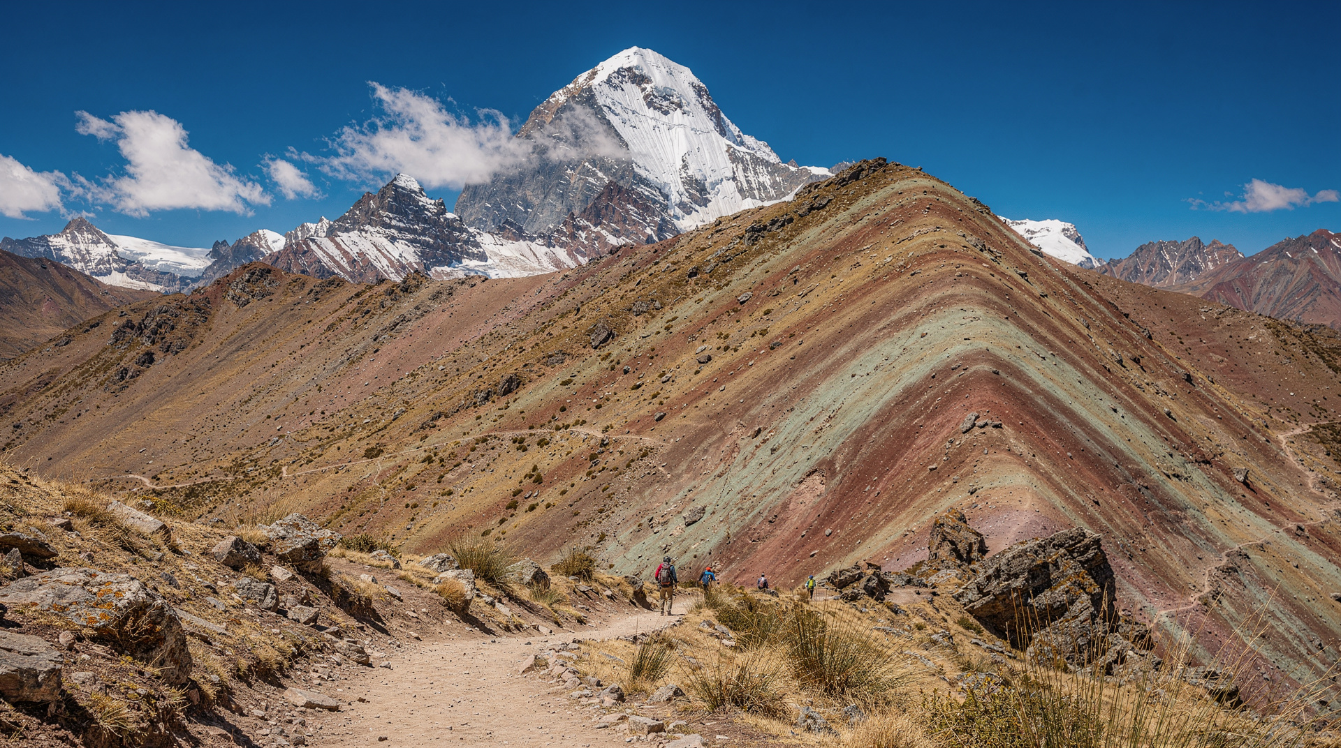 Rainbow Mountain reality check: the crowds, the cold and the Palccoyo alternative — Rainbow Mountain (Vinicunca) gets 1,000-plus visitors a day. Here is the unvarni