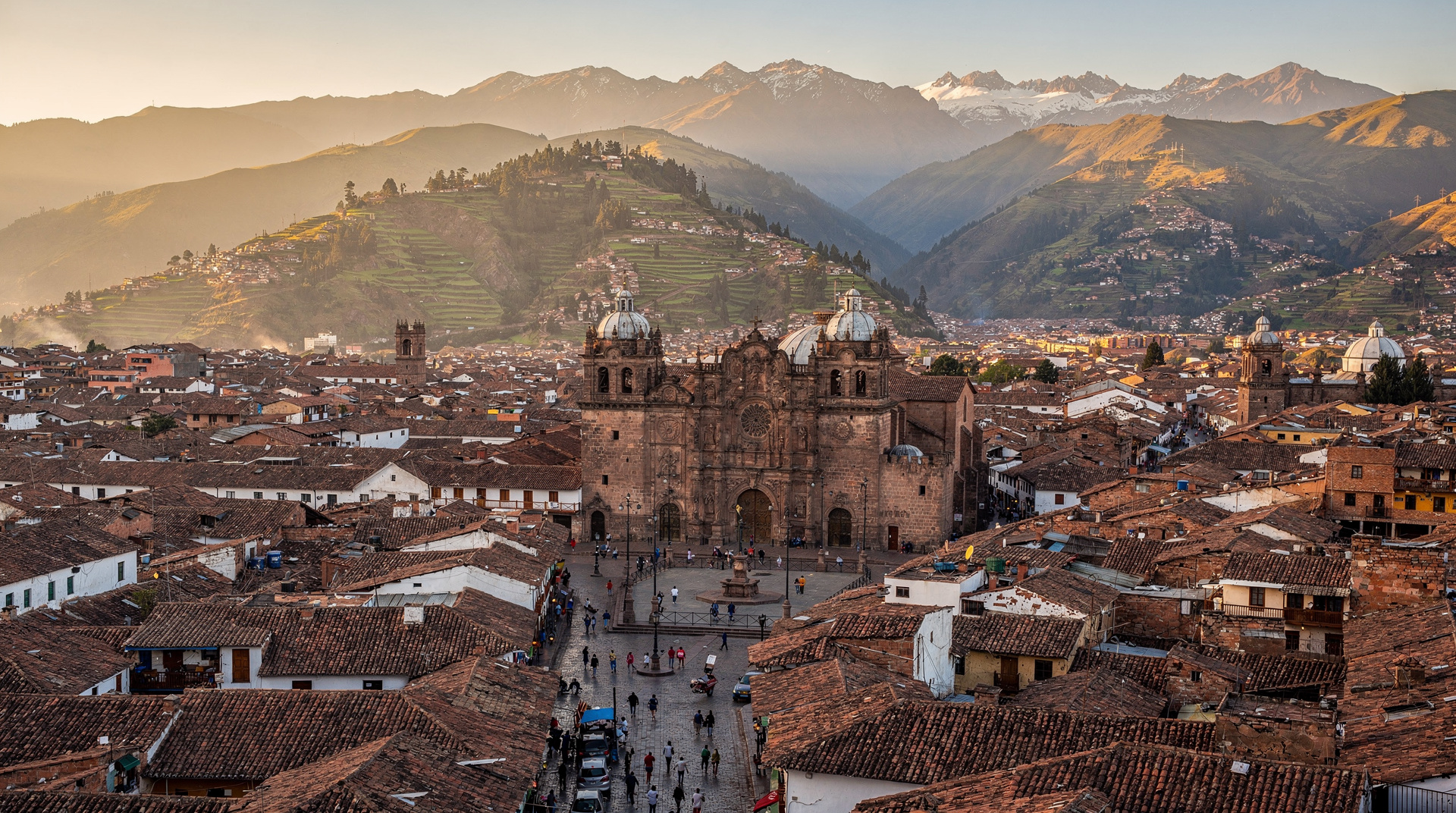 Seasonal travel — Cusco in dry season (May–Oct) vs. wet season, Inti Raymi in June, best months fo