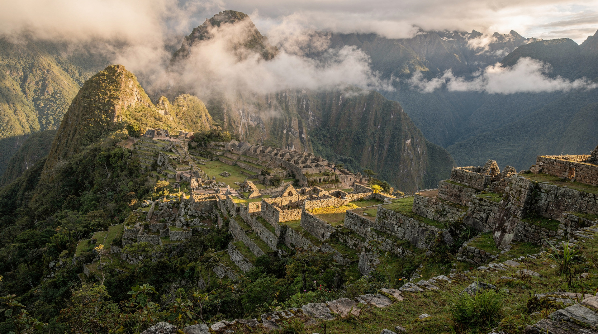 Guia do trek de Choquequirao: o sítio inca que quase ninguém alcança — Choquequirao é um enorme sítio inca com menos de 40 visitantes diários. O trek d