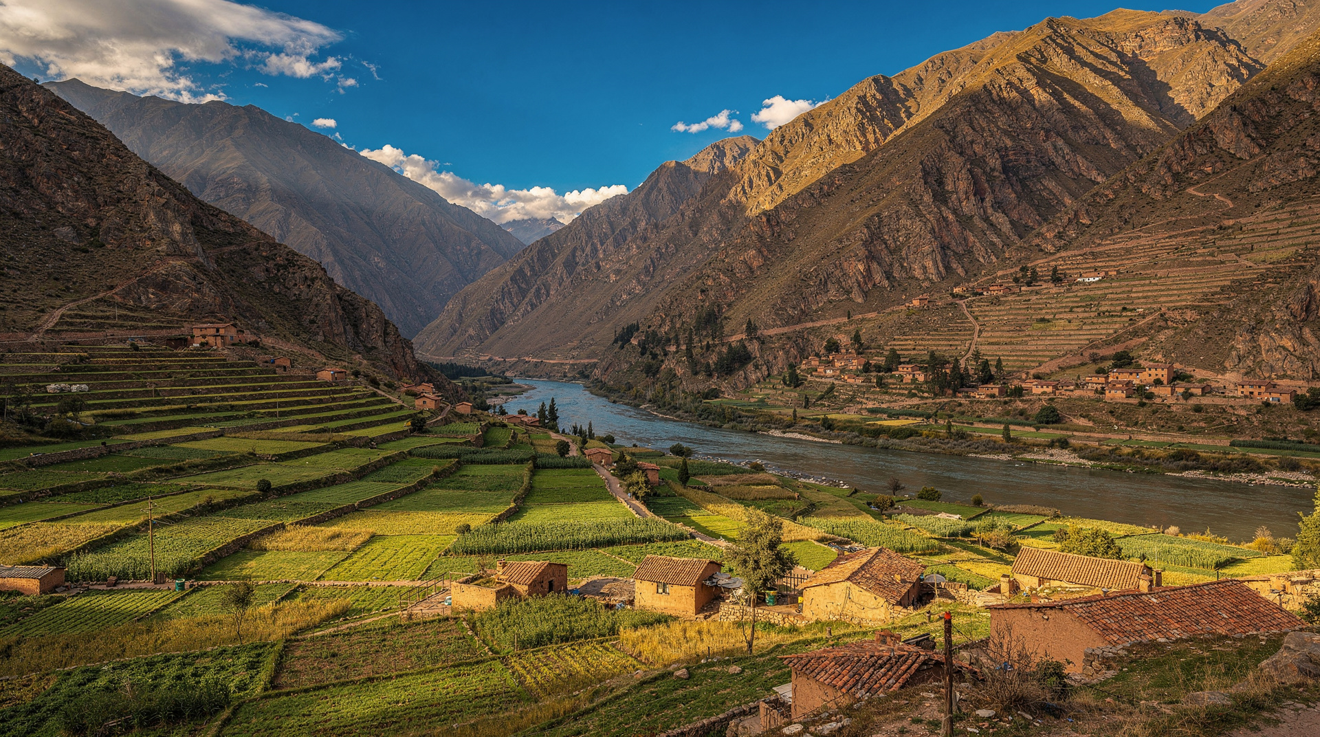 Getting around the Sacred Valley — transport options between sites — How to get around the Sacred Valley: colectivos, private taxis, guided tours and