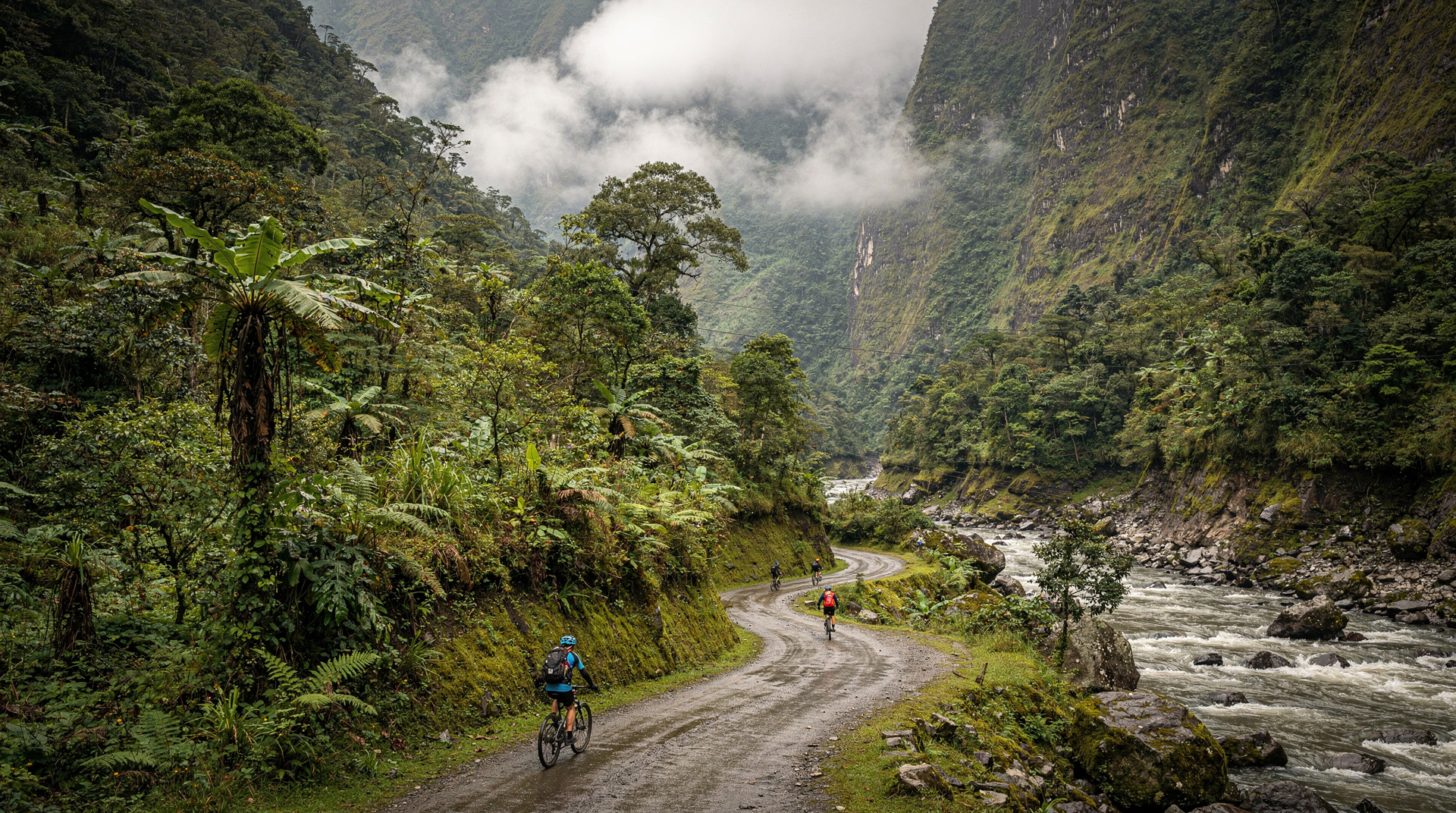 Guia do Inca Jungle Trek: bicicletas, tirolesas e Machu Picchu — O Inca Jungle Trek desce de 4.300 m de bicicleta, percorre floresta nebular e se