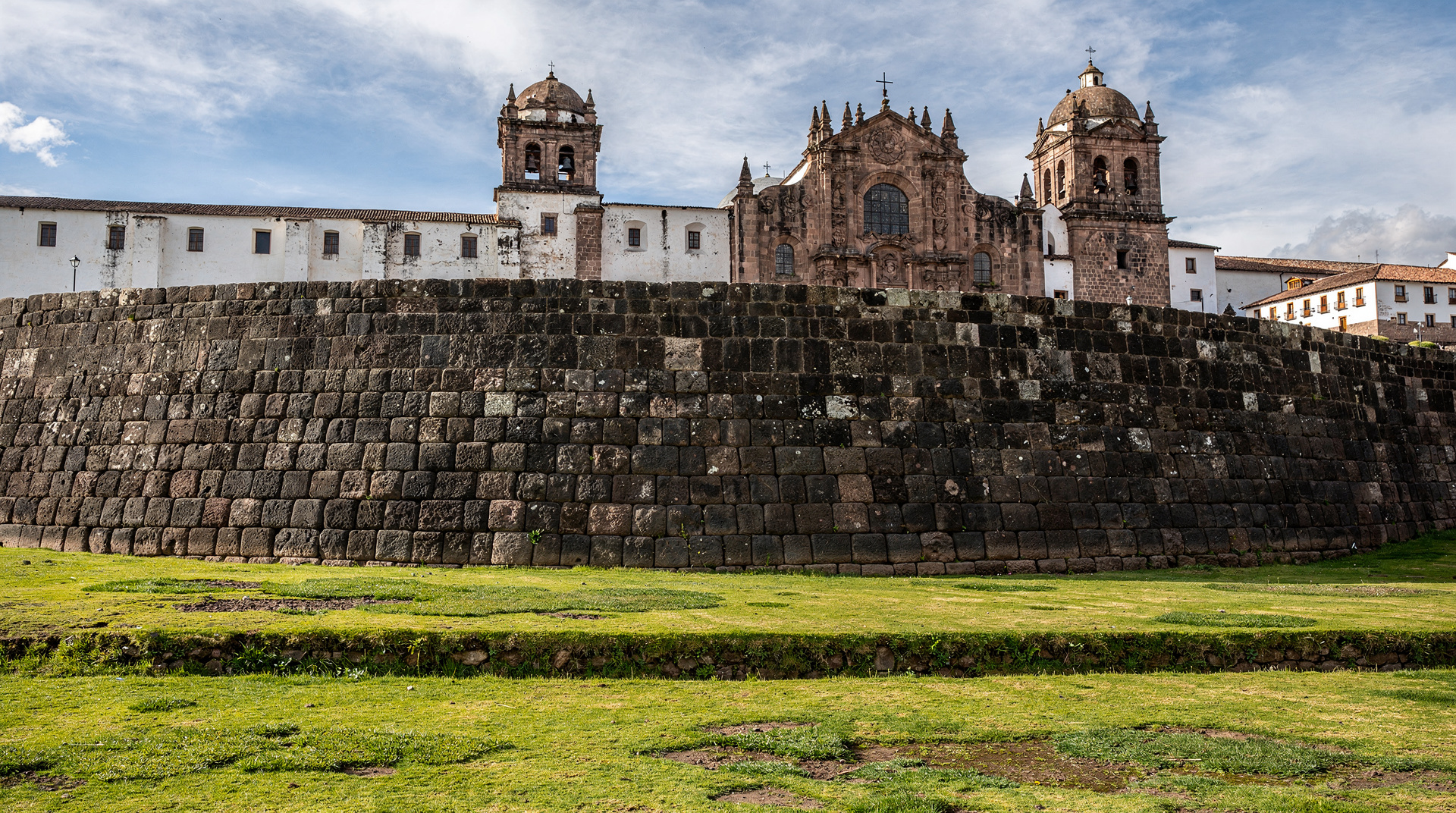 Qorikancha: guia do Templo do Sol — Guia honesto do Qorikancha, o Templo Inca do Sol em Cusco. Preços, horários, o q