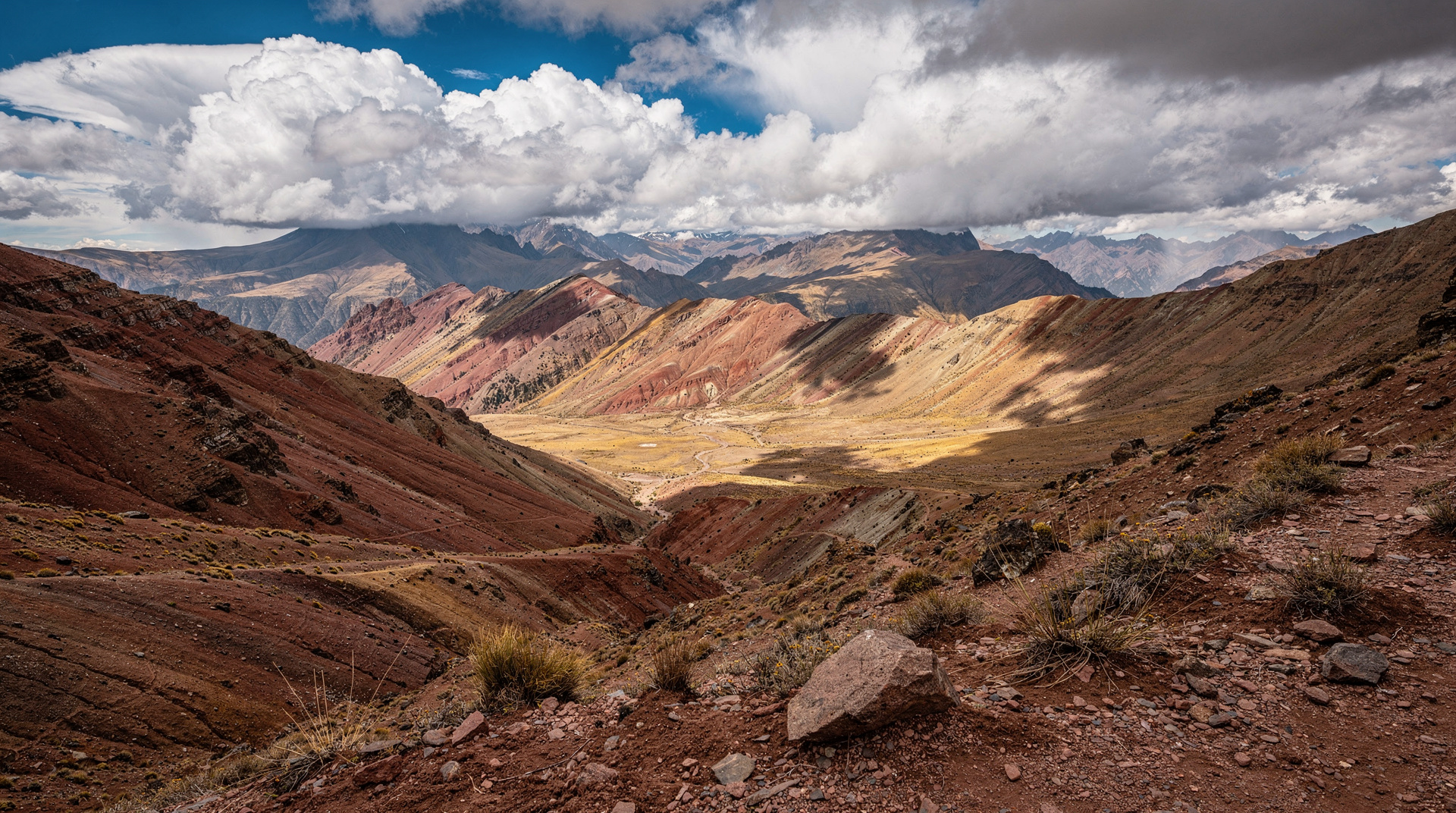 O Vale Vermelho perto da Montanha Arco-Íris: o que saber — Guia do Vale Vermelho (Valle Rojo) perto de Vinicunca: como é, como chegar, opçõ
