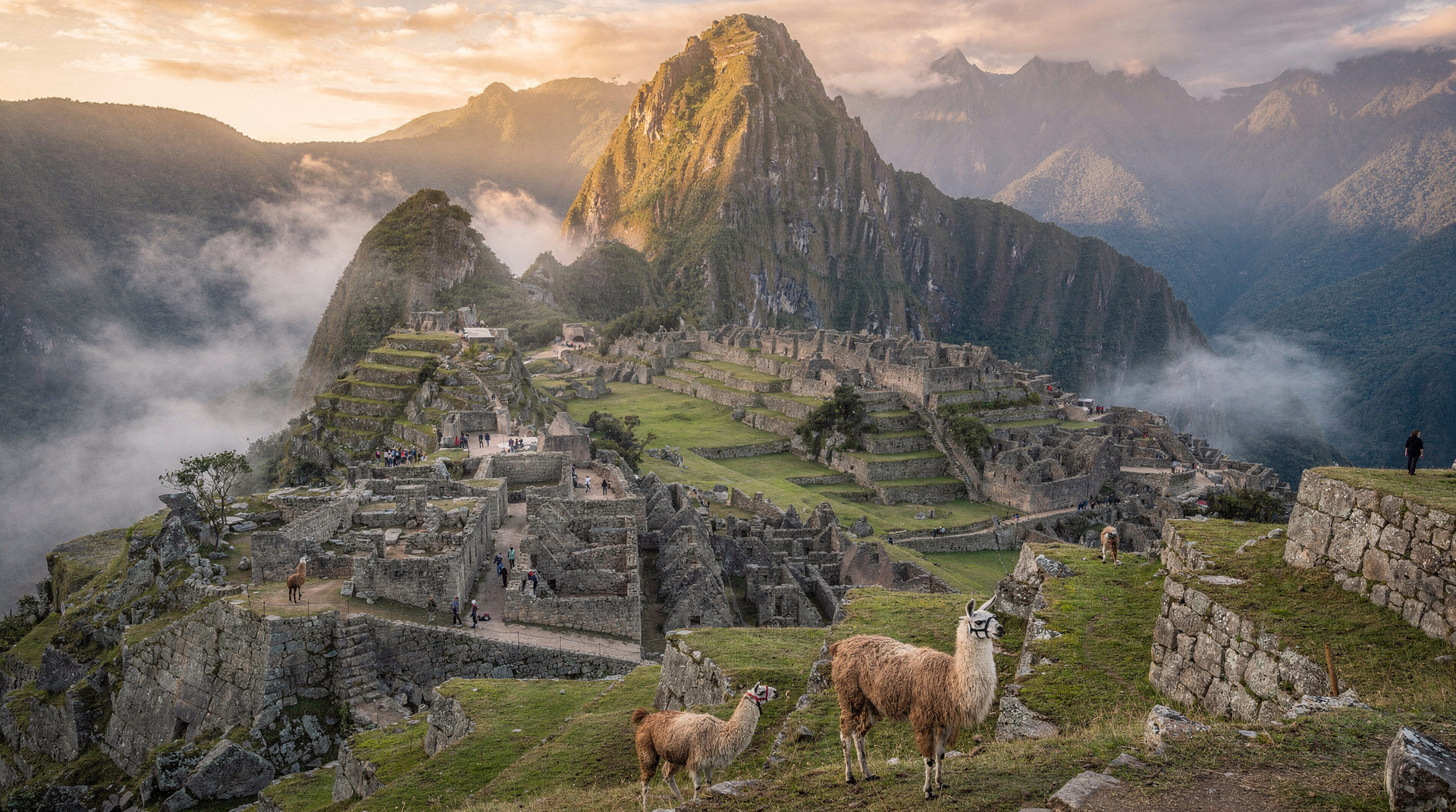 Machu Picchu on a budget: 2-day itinerary via Hidroeléctrica — 2 days — moderate — budget