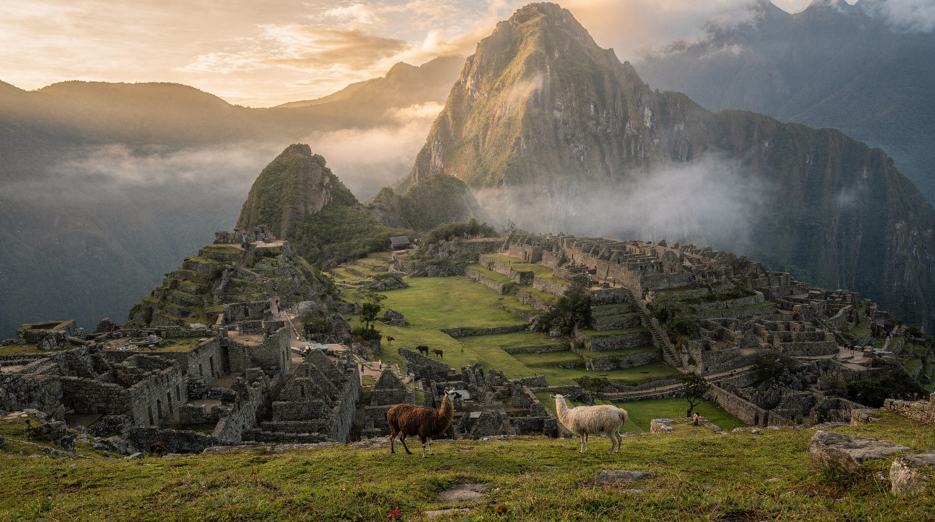 Machu Picchu day trip from Cusco: tour review — An honest review of the Machu Picchu day trip by train from Cusco: what's includ