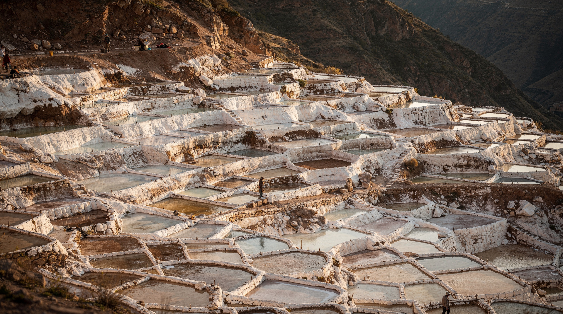 Maras and Moray salt mines tour: tour review — An honest review of the Maras salt mines and Moray agricultural terraces tour fr